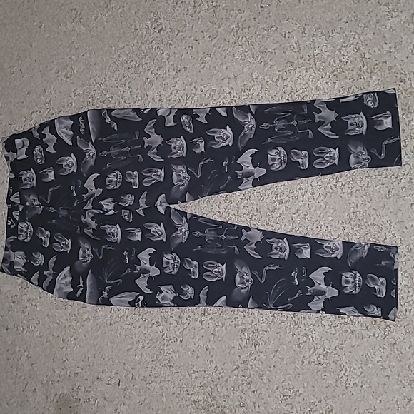 NWT Blackmilk Gone Batty Cuffed Pants M - Picture 3 of 4